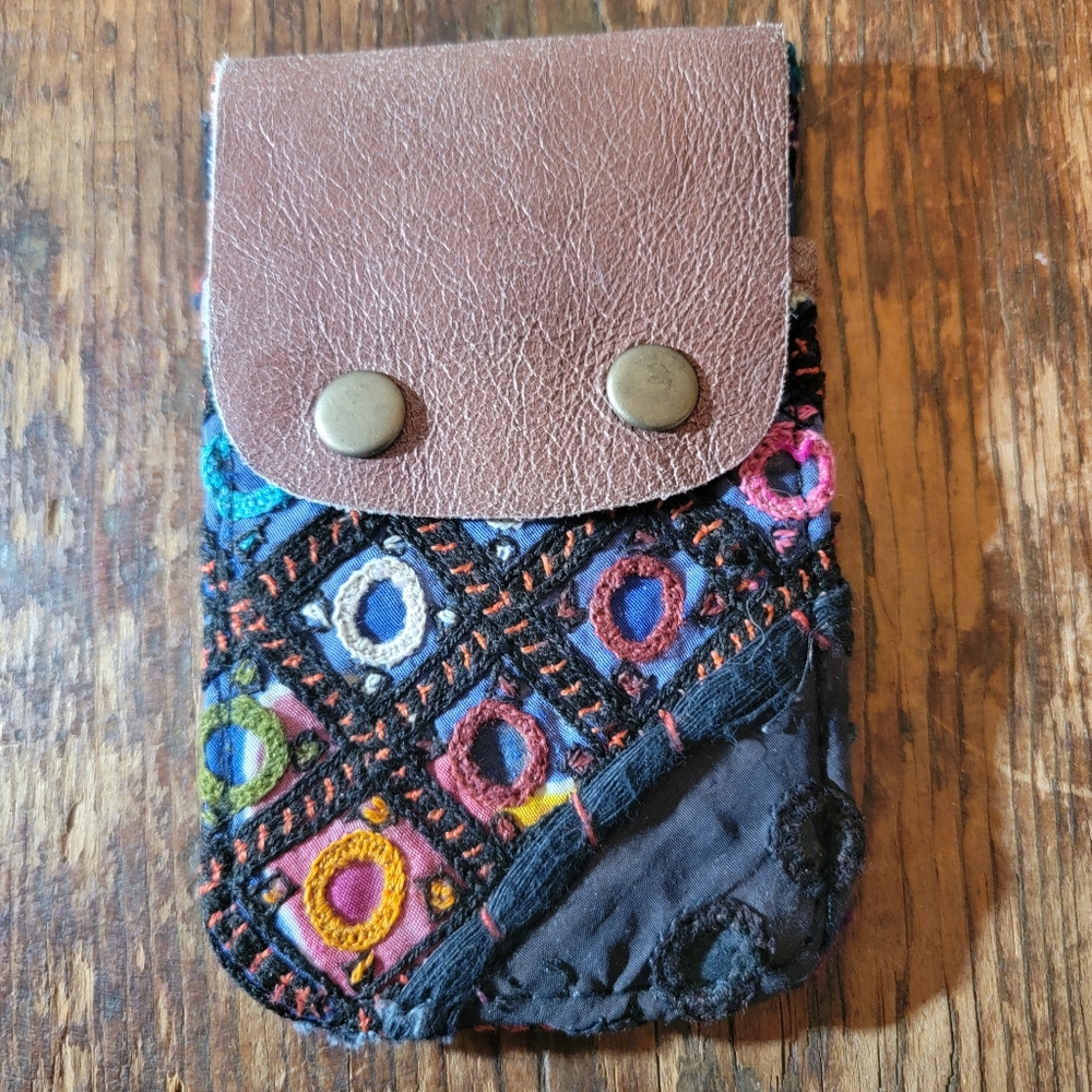 🌋👽 Free People Boho Embroidered Repurposed vtg banjara hippie Wallet card case - Picture 9 of 15